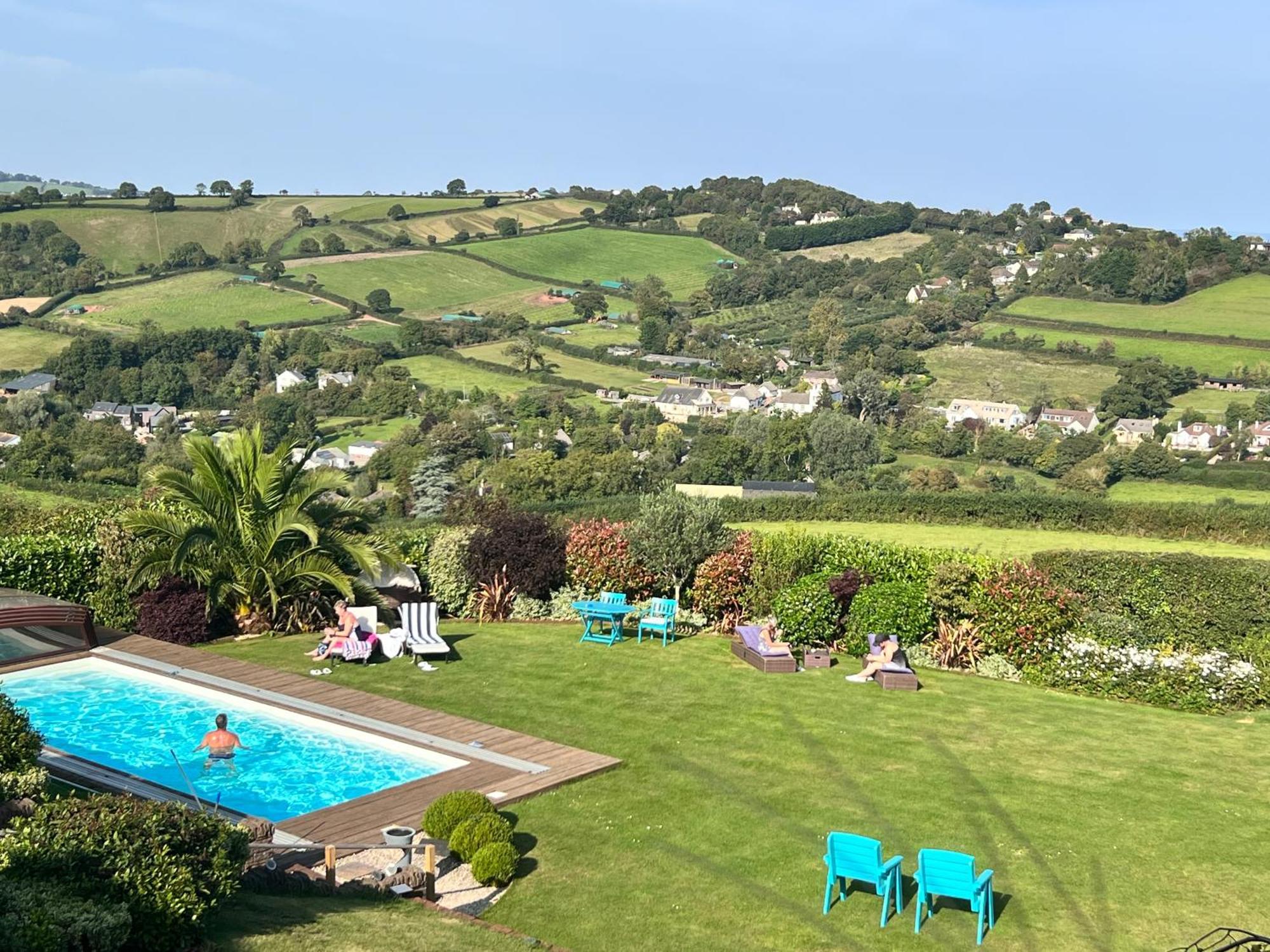 Halekulani Devon Homestay Torquay Esterno foto